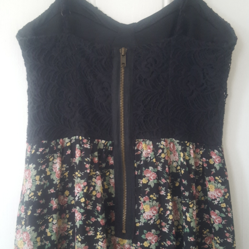 American Rag Floral Dress - Picture 5 of 6